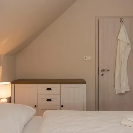 Ponty-lak Panzio בית כפרי