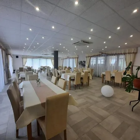 Ponty-lak Panzio * Dávod